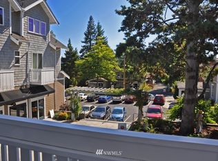 115 Hall Brothers Loop NW #4, Bainbridge Island, WA 98110