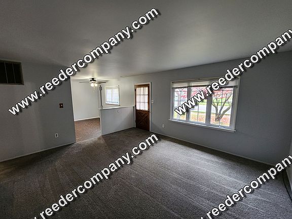 2nd image of 3910 Robinhood Ln