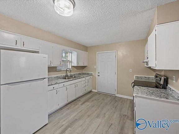 5th image of 3504 Penny St SW