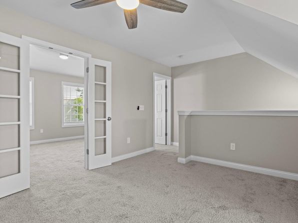 lexington-kentucky-446956486 picture