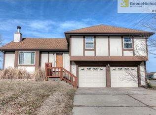 104 W Manor Pl, Gardner, KS 66030
