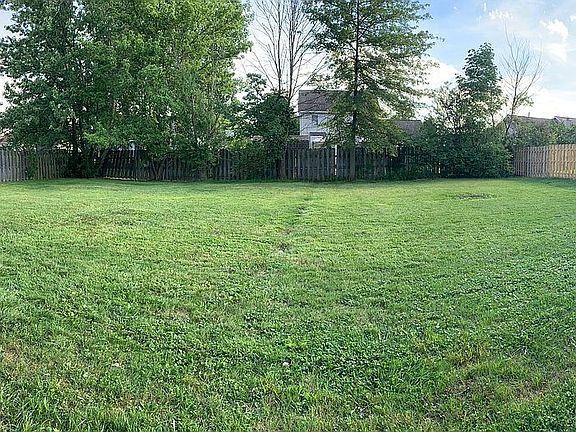 5th image of 4212 Saint James Dr