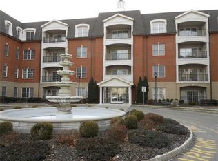 305 Regency Pl, Woodbridge, NJ 07095