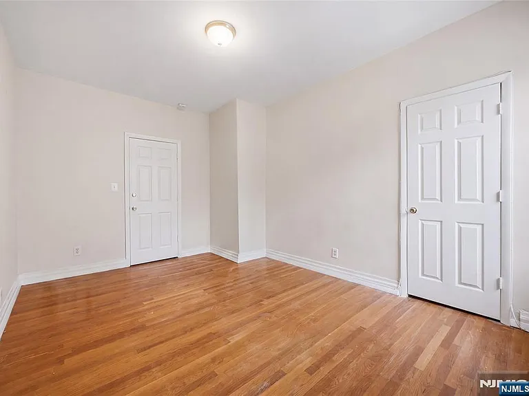 1-2 Hilliard Ave #1 — Photo 14