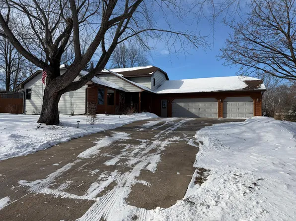 410 River Hills Rd, River Falls, WI 54022