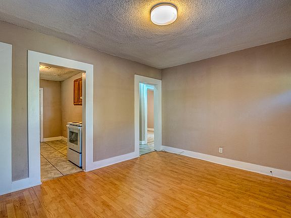 4th image of 2627 S Allen Dr