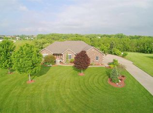 721 Sarah Ln, Clinton, IA 52732