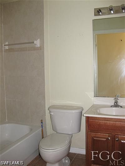 2nd image of 172/174 Pullman St
