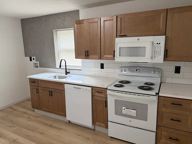 12 Mohawk St #4 — Photo 8