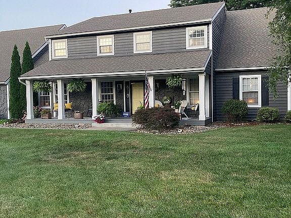 3rd image of 6 Maplewood Dr