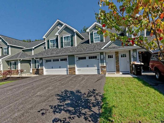 2nd image of 184 Paddock Cir