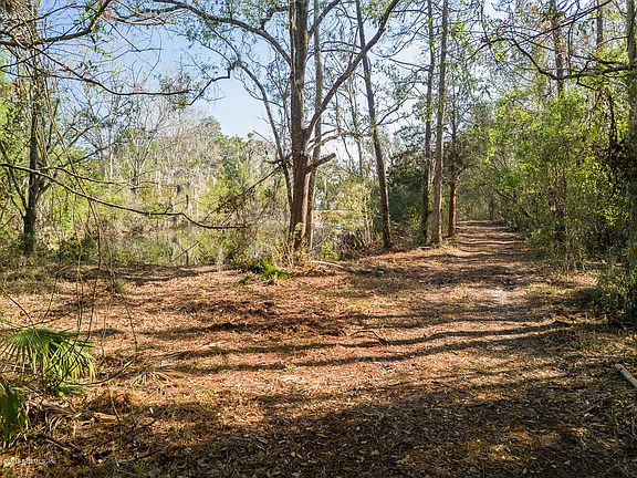 2nd image of 4661 Raggedy Point Rd