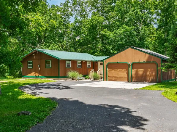 307 Timber Hill Rd, Henryville, PA 18332