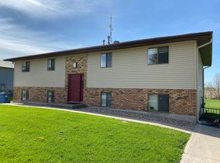 465 W James St #1, Walcott, IA