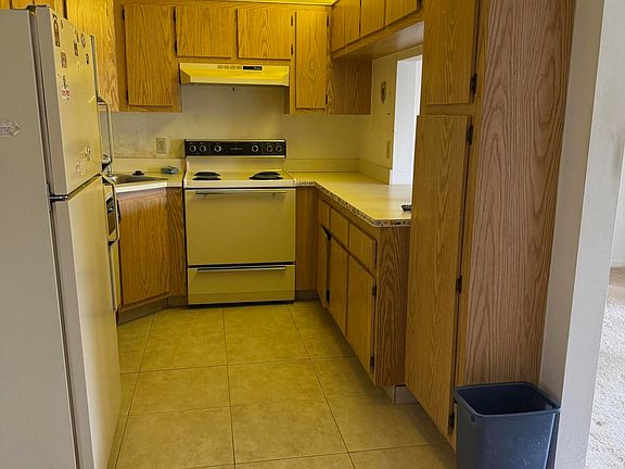 3rd image of 821 SKY PINE Way #C2