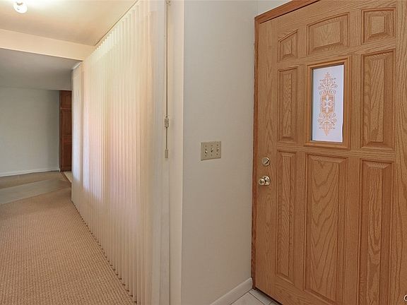 4th image of 296 Higgins Dr