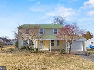43 Pinafore Ln, Willingboro, NJ 08046