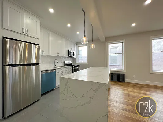 Rented by Realty 2000 Corp | media 7