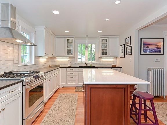 4th image of 29 Dartmouth Ave