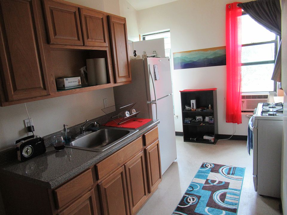 1st image of 761 Hart St #5
