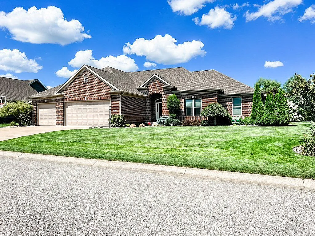 20027 Weber Ln photo 1