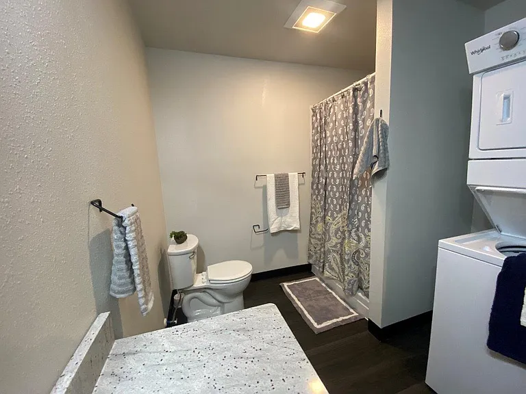 502 Main Apartments — Photo 11