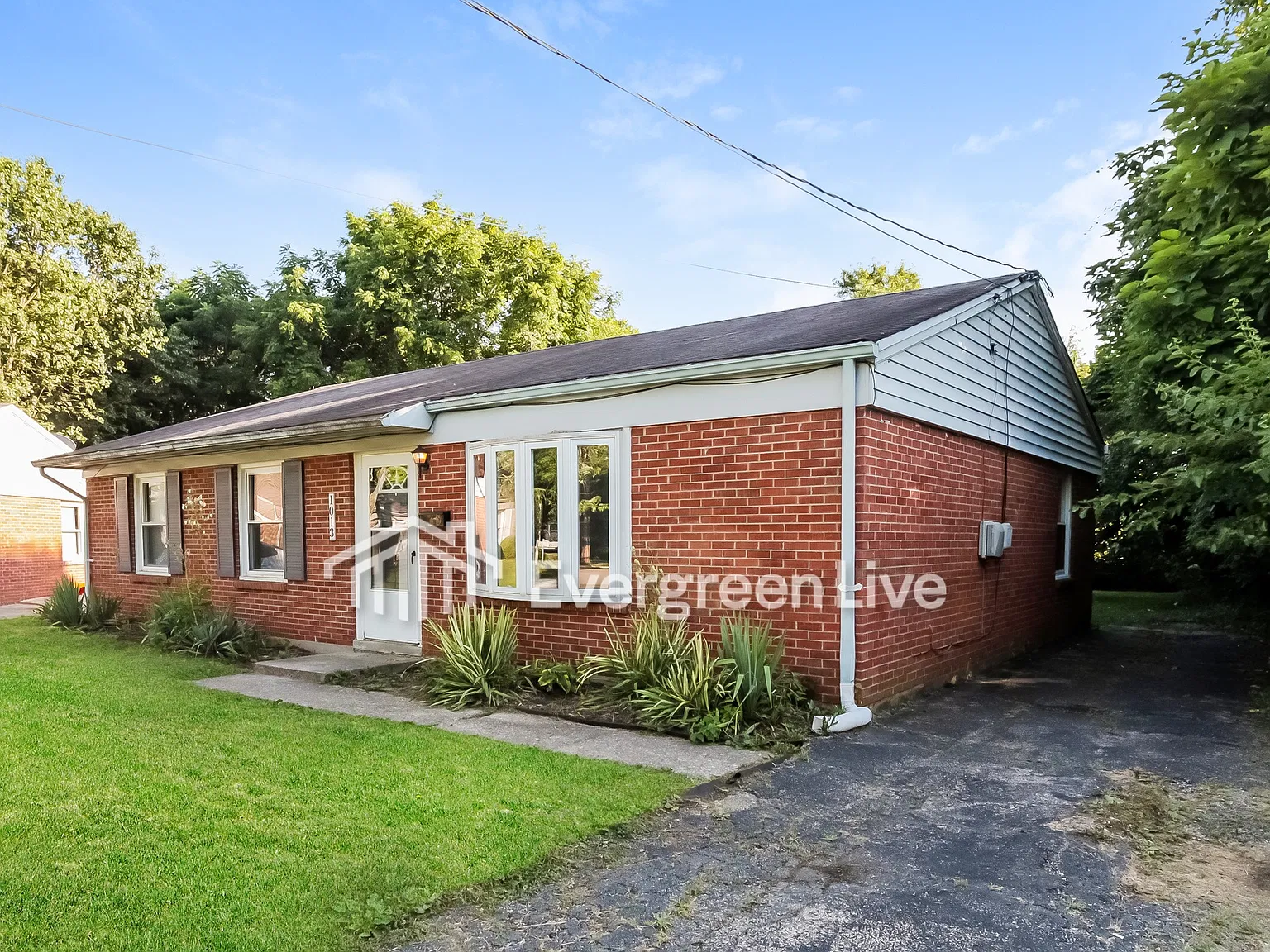 3 bed, 1.0 bath, 1189 sqft, $1,445 — Photo 2