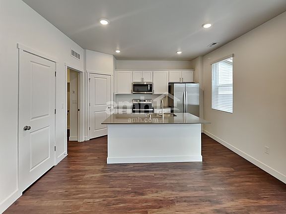 4th image of 4923 86th Ave. NE