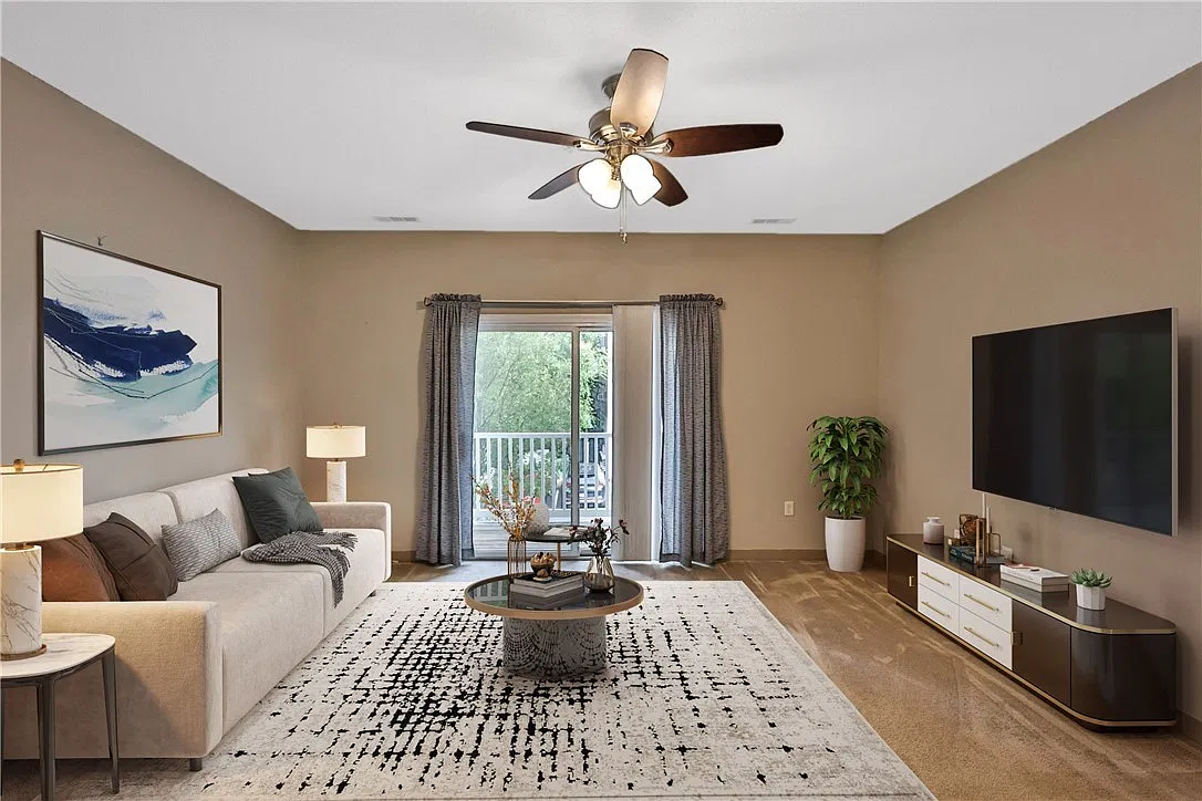 1 bed, 772 sqft, $1,900 — Photo 3