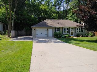 2703 W Point Rd, Green Bay, WI 54304