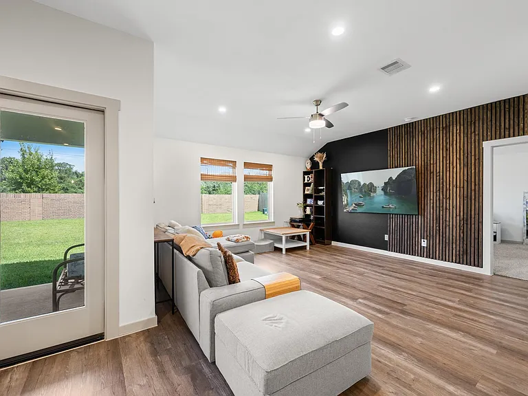 1054 Great Barracuda Ln — Photo 5