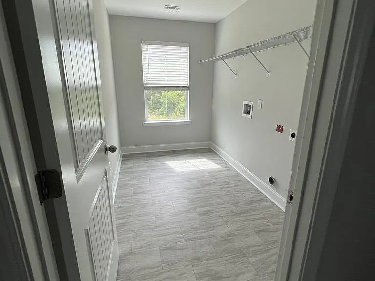 423 Fairview Cir — Photo 15