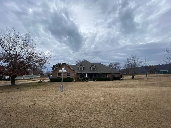 107 Foothill Dr, Poteau, OK 74953