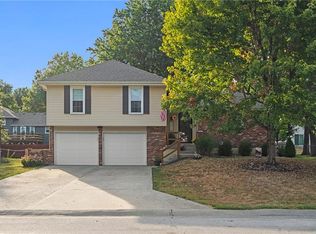 1606 Regency Dr, Kearney, MO 64060