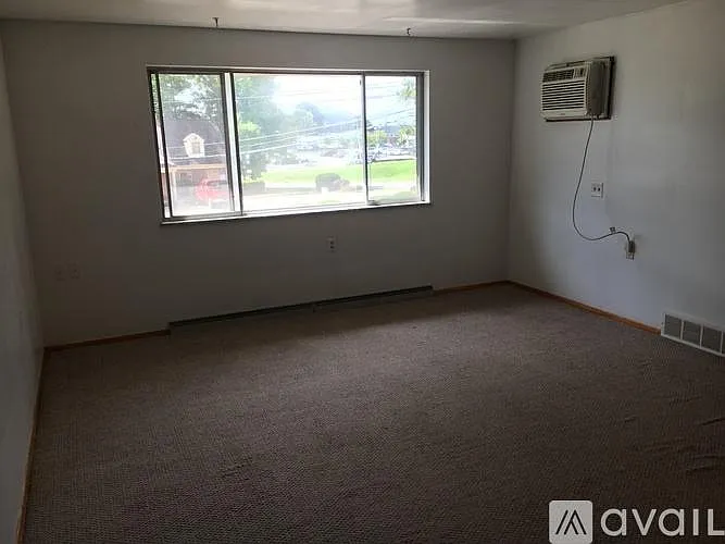 1 bed, 1.0 bath, 750 sqft, $619 — Photo 2