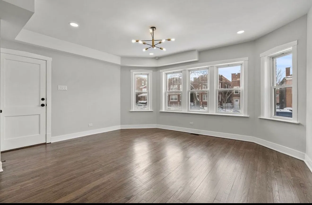 3 bed, 1000 sqft, $2,000 — Photo 1