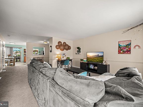 4th image of 11 Linden Ct