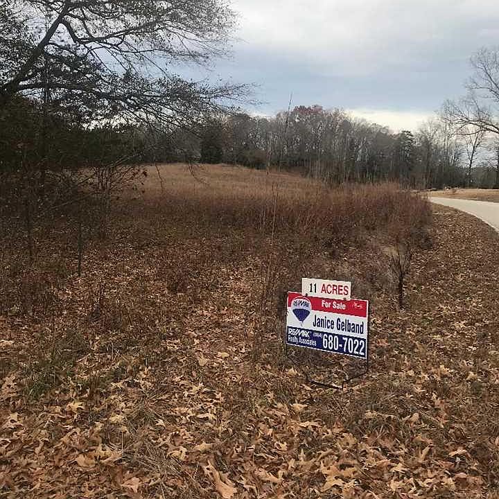 2nd image of 690 Dutch Creek Rd