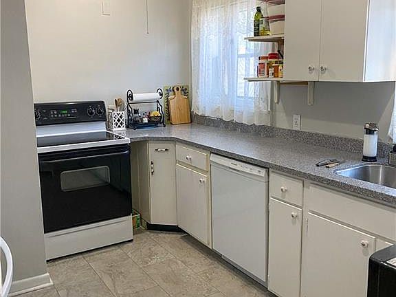 3rd image of 1619 Nelson Ave