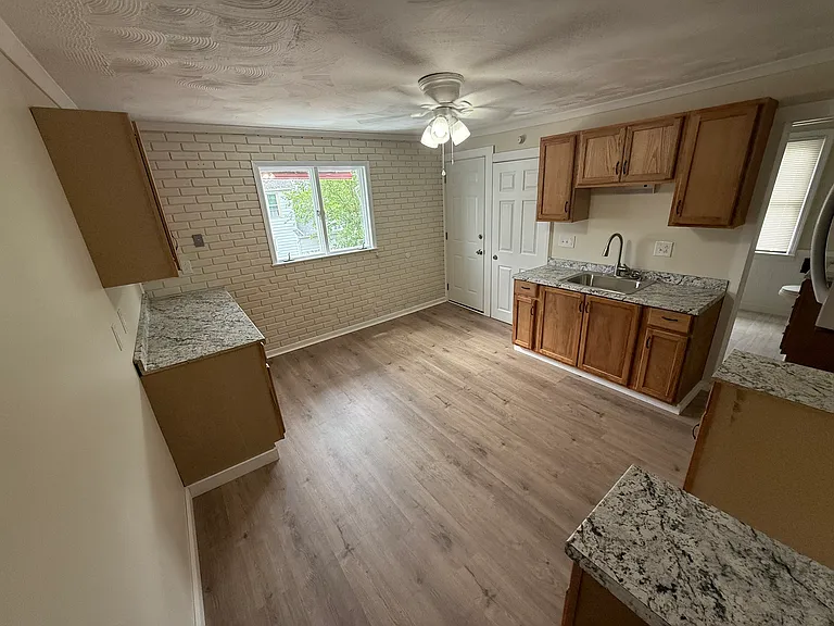1184 Kossuth Ave #2 — Photo 2