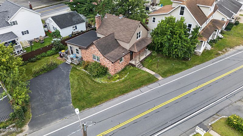 3rd image of 341 Princetown Road