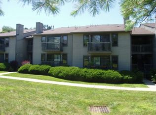 54 Sam Bonnell Dr #406, Clinton, NJ 08809
