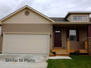 5765 NW 50th St, Johnston, IA 50131