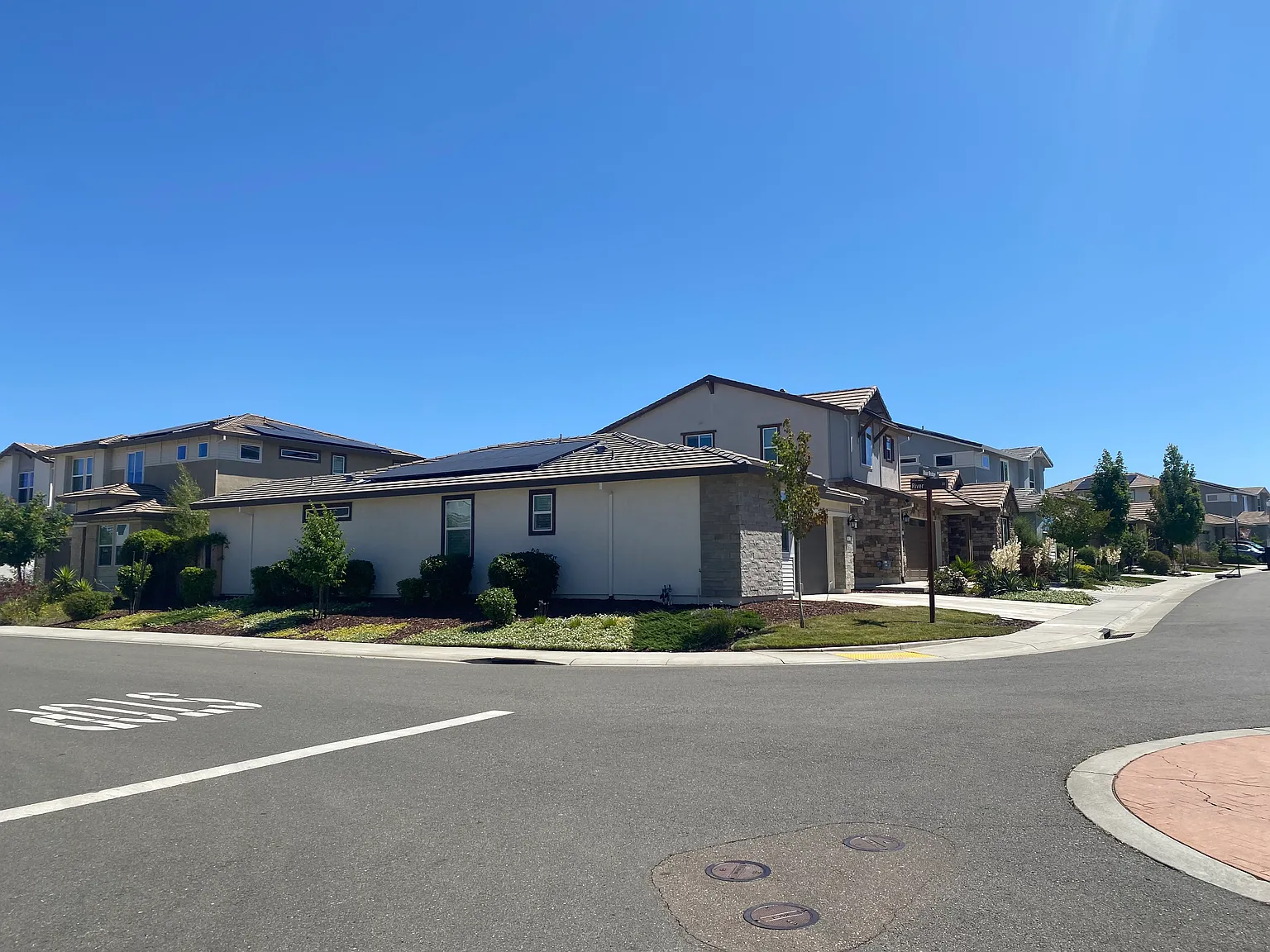 3 bed, 1400 sqft, $2,750 — Photo 4