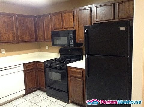 5th image of 102 Augusta Dr