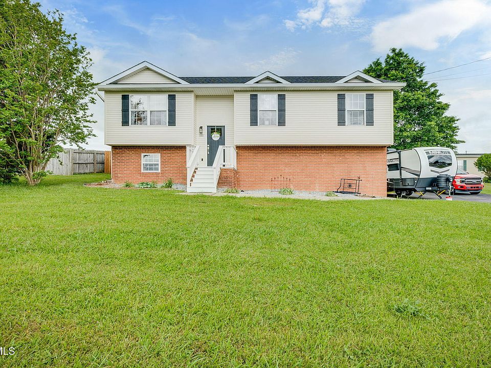 1st image of 1111 Sycamore Creek Dr