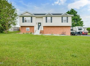 1111 Sycamore Creek Dr, Jonesborough, TN 37659