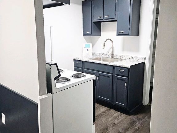 5th image of 17029-33 Madison Ave #107