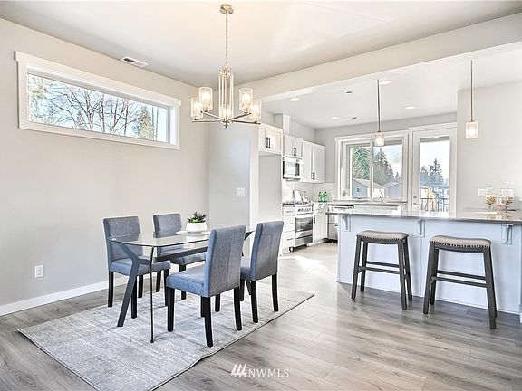 5th image of 1029 105th Avenue Ct E #54