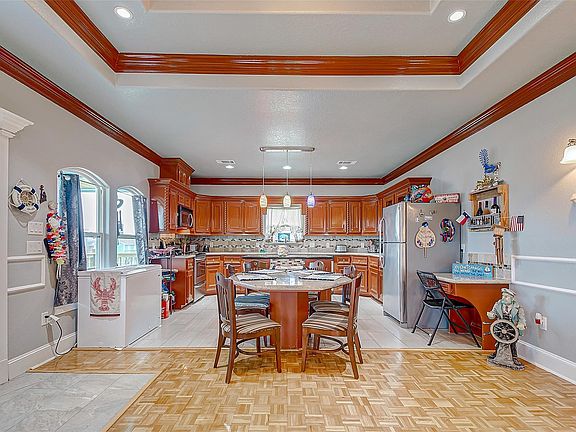 4th image of 870 Gulfview Dr